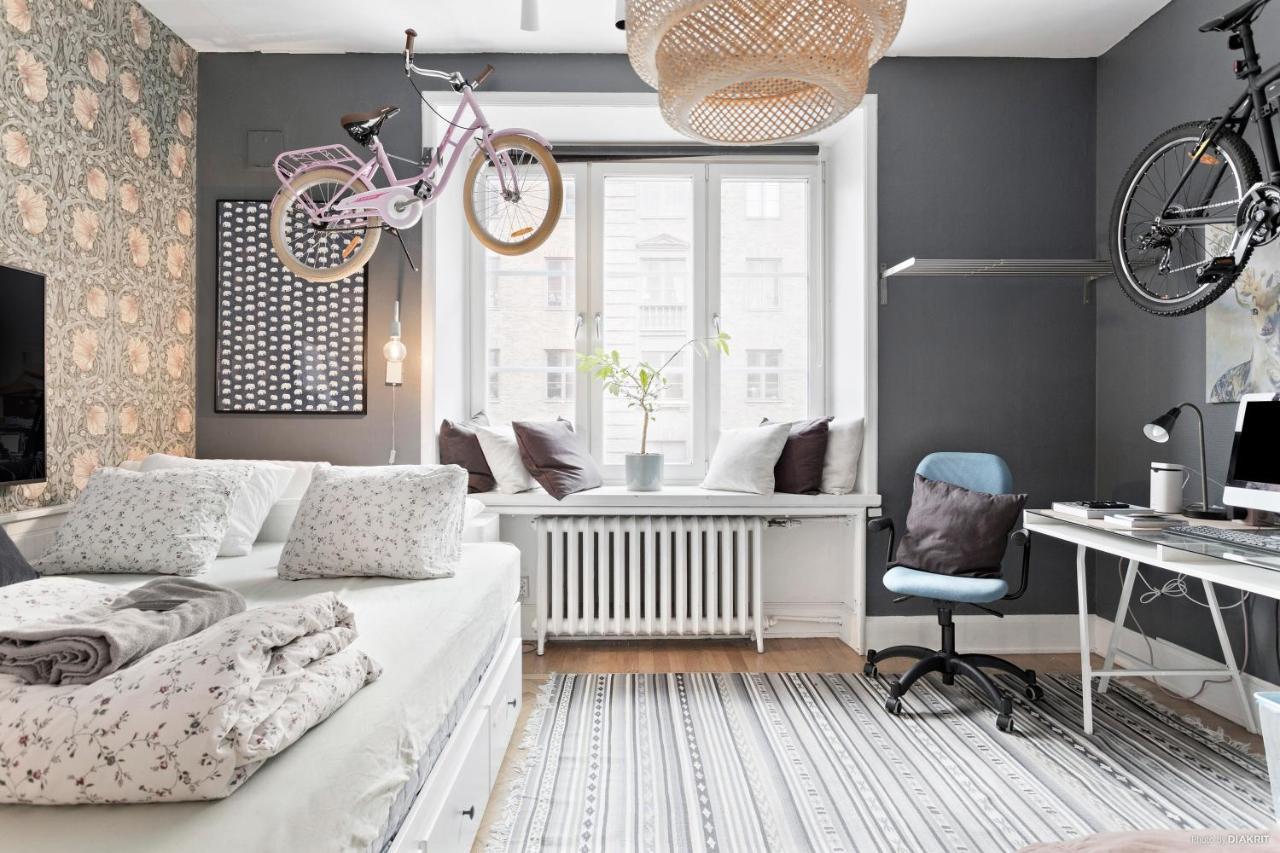 Ow, By A&j - Familj & Bilen & Hunden - Liseberg & Avenyn! Couette-café